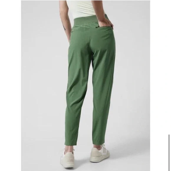 NWOT Athleta Vineyard Green Brooklyn Ankle Pull On Pant